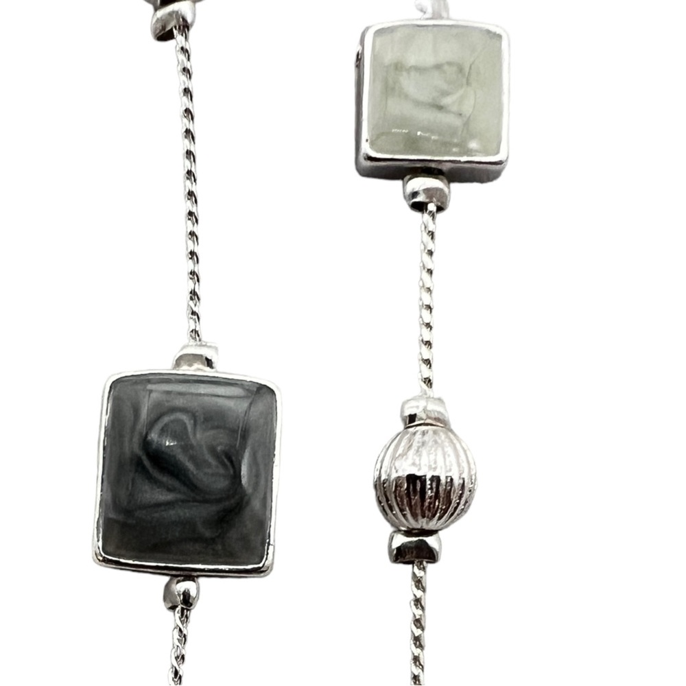 NWT Multi-Strand Silver tone & Gray Dainty Cubes Necklace with Matching Earrings - Picture 7 of 11